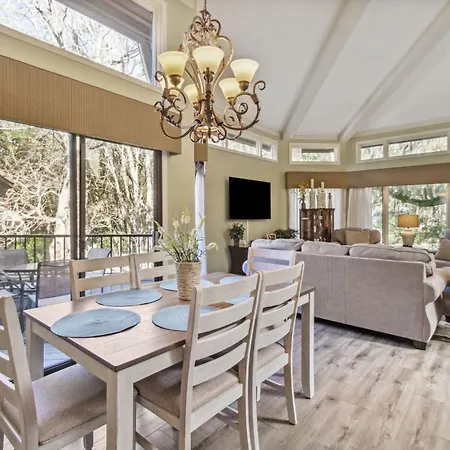2311 Courtside Villas
